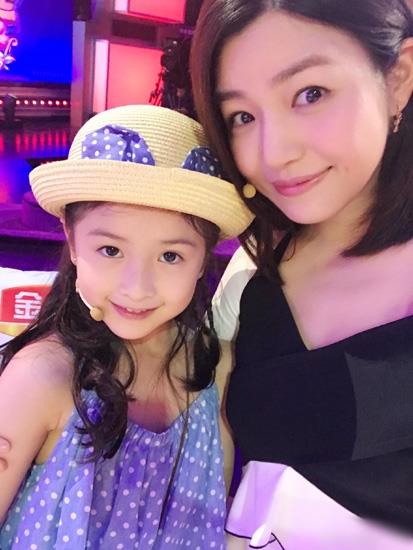 王菲“女儿”长大了!徐婧荧私照十分有范,小小年纪就这样,长大可不得了了