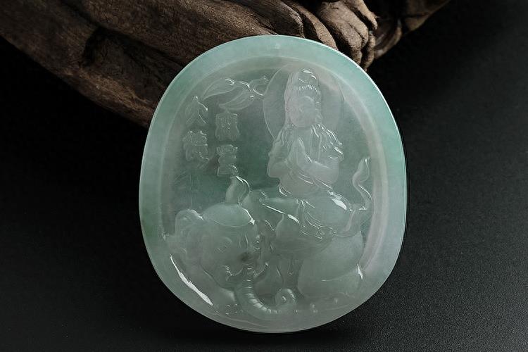 普贤菩萨吊坠介绍,普贤菩萨玉吊坠的特征