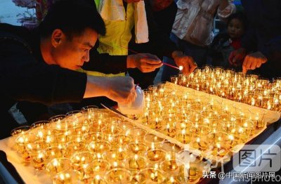 ​福建连城：芷溪游花灯-“纸做灯、油点灯、纸包火”