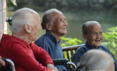 家有高寿老人会“克”子孙?事实真的是这样的吗?答案很现实