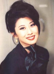 ​铁肺歌王林子祥：33岁嫁伯乐，48岁背叛妻子，二婚再娶小14岁娇妻
