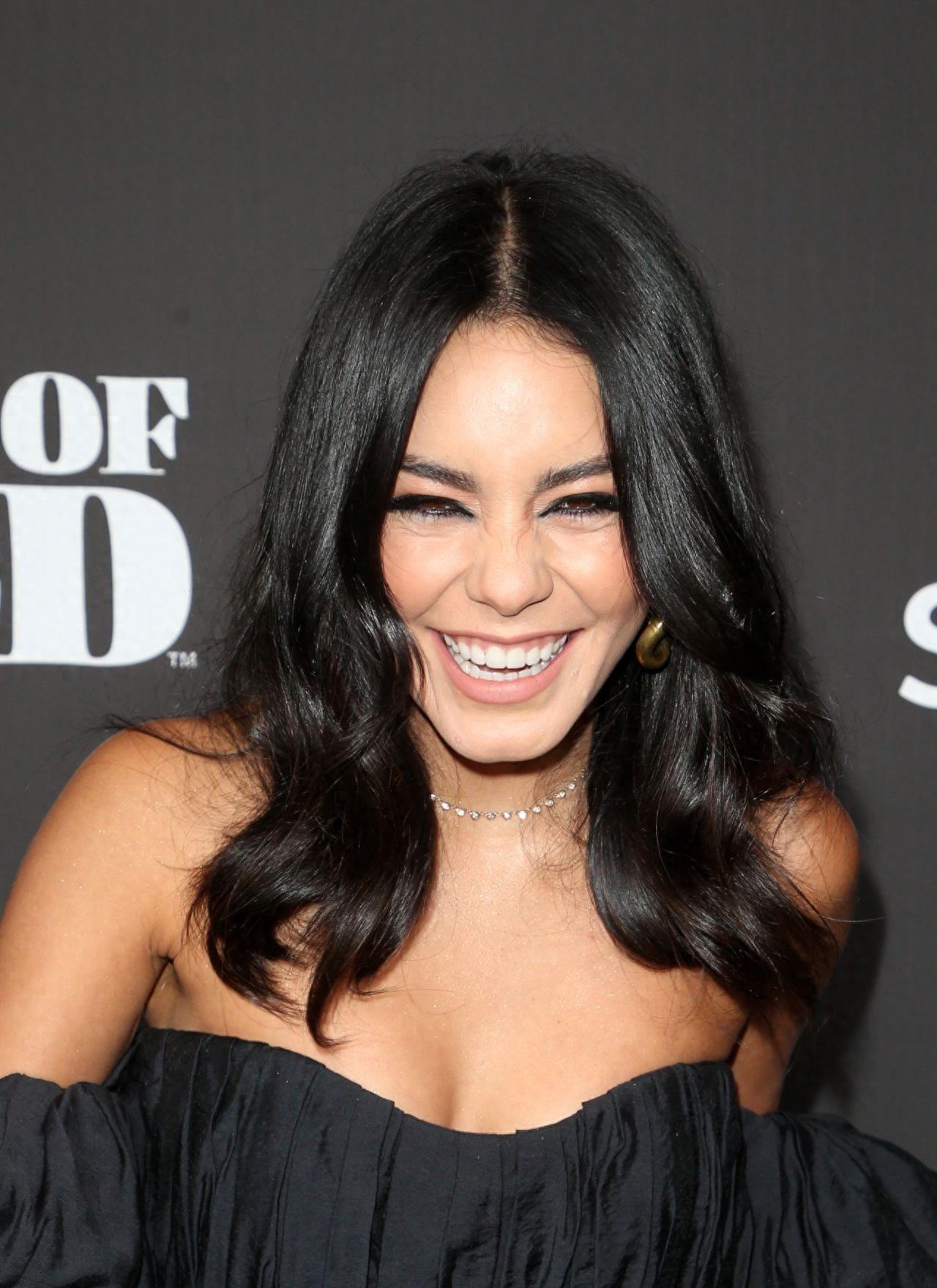 女星凡妮莎·哈金斯（Vanessa Hudgens）出席活动美图合辑