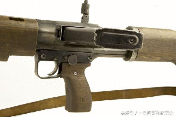 价值5万美元的二战德国伞兵的标志性轻武器:FG42步枪
