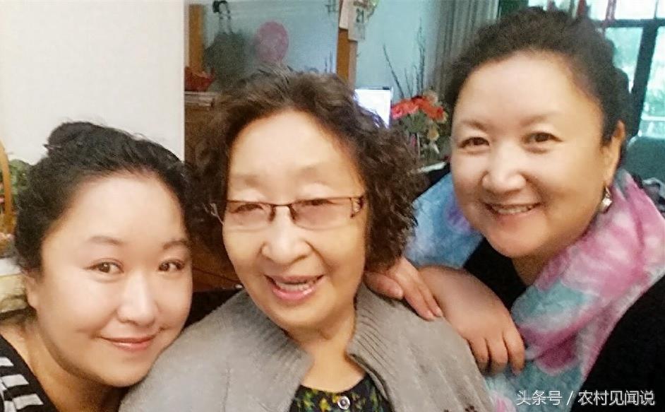 “婆婆妈妈专业户”彭玉全家近照,和老公很定福,两个女儿很孝顺,19岁结婚,曾受周总理接见