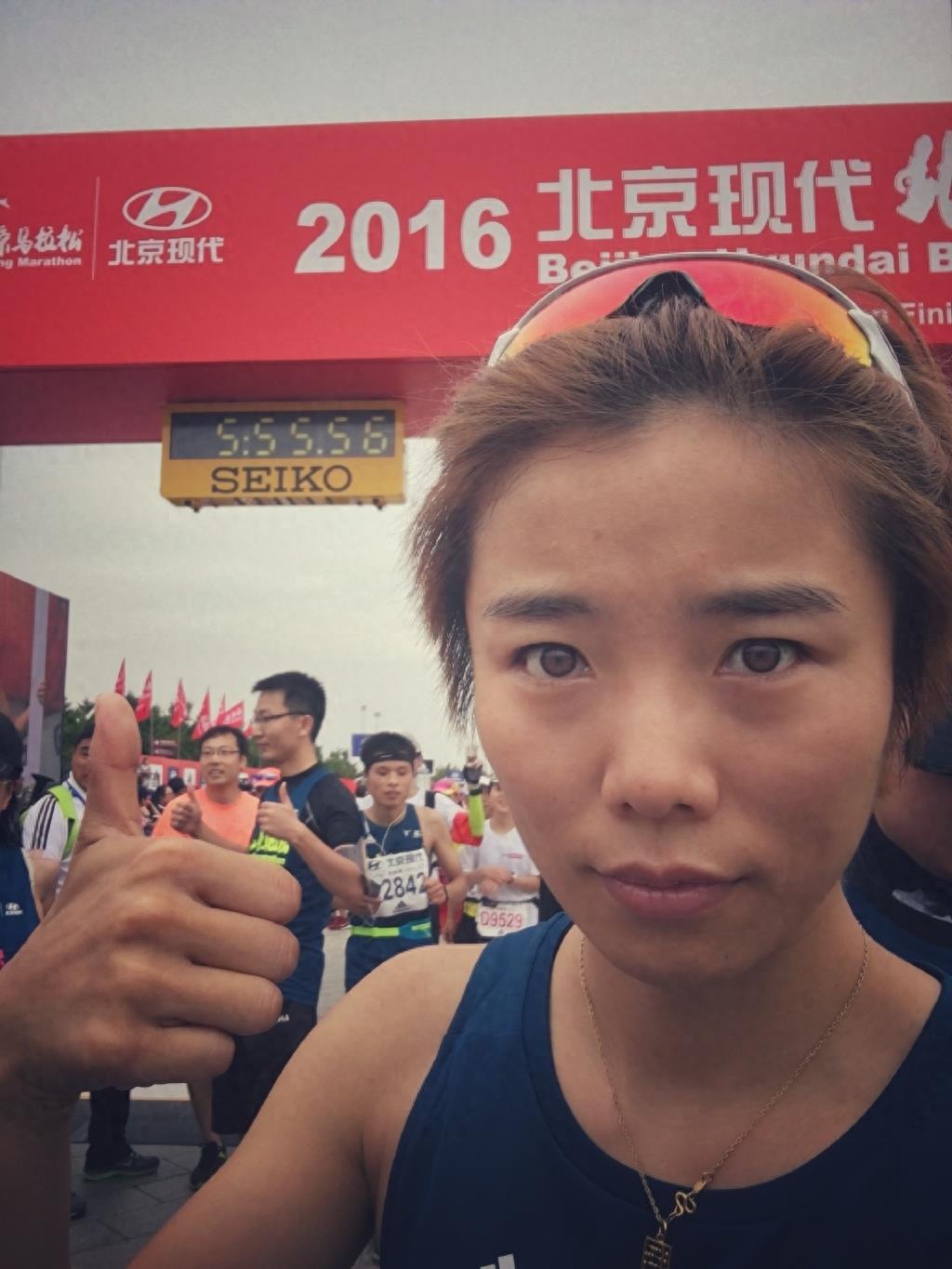 06年超女全国第六31岁的许飞近照