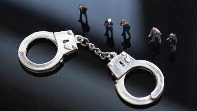 ​红色通缉令是个啥？是如何追踪逃犯？原来通缉令不止有红色