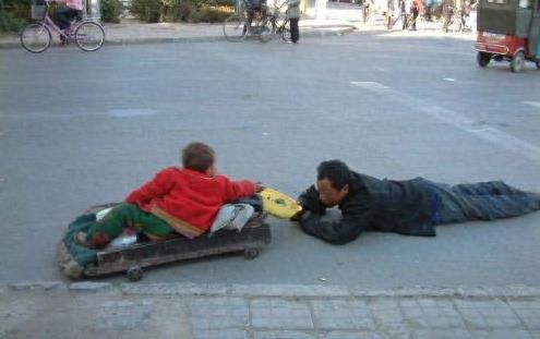 十张感人的照片,看到第五张眼泪情不自禁地流下来