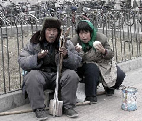 十张感人的照片,看到第五张眼泪情不自禁地流下来