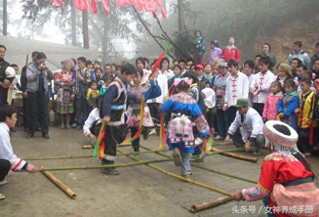 云南苗族“跳花山”,看上的女孩可以直接带回家哦