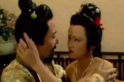 ​红楼梦中，秦可卿的爱情故事，与中国四美之一的杨玉环很像？