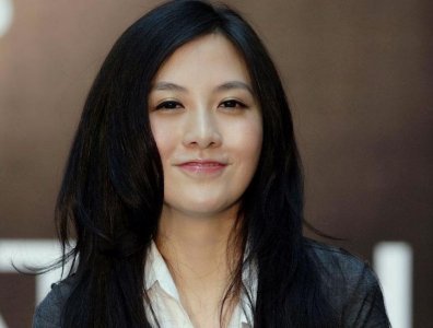 ​香港女富豪纪凯婷，30岁身家达几百亿，却爱上农村出身“穷小子”