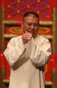 ​郭德纲的两任妻子，王惠名利双收，胡中惠孤独终老，人生差距太大