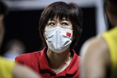 ​中国女排1-3不敌塞尔维亚三队，刘晓彤打满全场，郎平成竹在胸