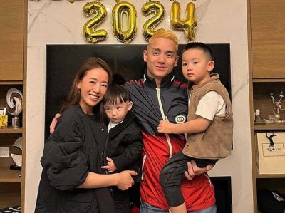 ​香港女星再婚嫁鲜肉男神，俩儿子遗传老公优良基因，有计划生三胎