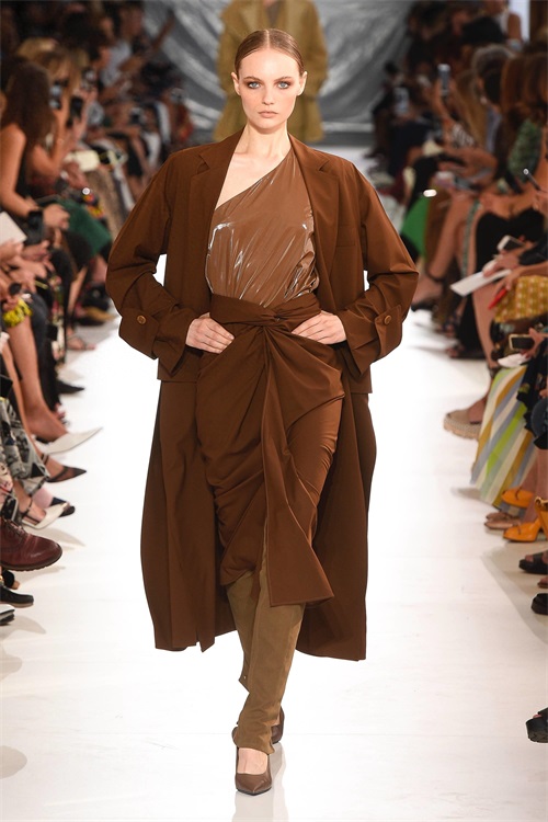 Max Mara 一个以创意及理想，成功建立时装王国的传奇