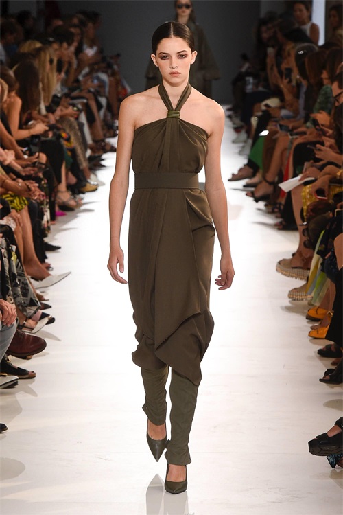 Max Mara 一个以创意及理想，成功建立时装王国的传奇