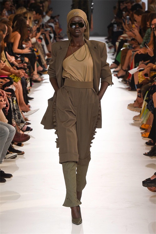 Max Mara 一个以创意及理想，成功建立时装王国的传奇