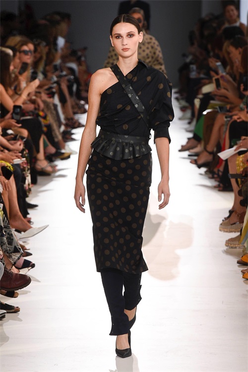 Max Mara 一个以创意及理想，成功建立时装王国的传奇
