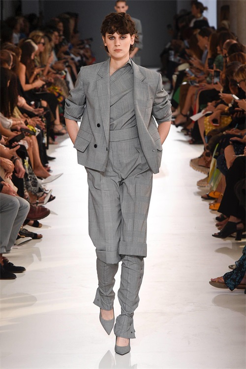 Max Mara 一个以创意及理想，成功建立时装王国的传奇