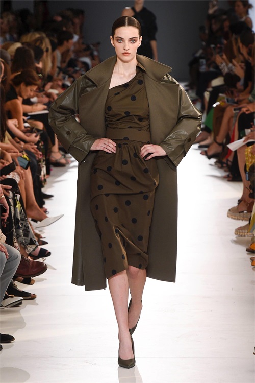 Max Mara 一个以创意及理想，成功建立时装王国的传奇