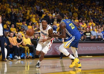 ​NBA季后赛｜快船129-121险胜勇士，大比分扳成2-3