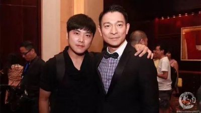 ​这个内江小伙子曾与刘德华、周杰伦搭档，下月，他将衣锦还乡