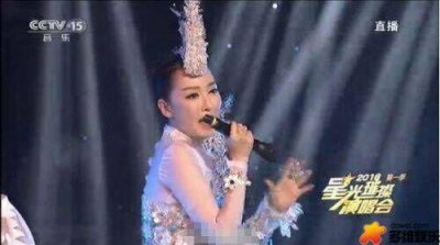 ​英国媒体关注萨顶顶假唱 网友呼吁禁唱一年