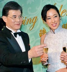 ​郭晶晶朱玲玲的鼻子眼睛蜜汁相似，面相也是嫁入豪门的考察指标