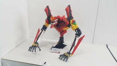 ​LEGO搭建大型EVA2号机半身像，有了腹肌就更帅了