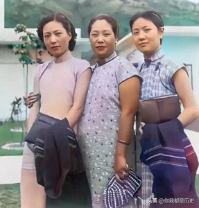 ​1936年，杜月笙妻子孟小冬和姚玉兰的合影，貌美如花，命运不同