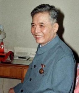 ​“两弹一星”邓稼先62岁因病逝世，留下2个子女，如今现状如何？
