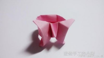 ​纸戒指的折法教程（学漂亮的折纸戒指，这个七夕也可以很浪漫）
