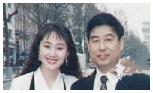 令妃扮演者娟子近况,与丈夫因戏结缘,如今53岁依然漂亮
