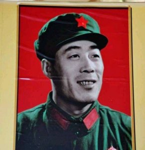 ​珍宝岛战英雄孙玉国，5年33岁升至军区副司令，42岁成副厂长