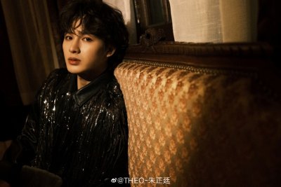 ​歌手朱正廷诉梦金园珠宝公司获赔16万！照片被用做商业推广