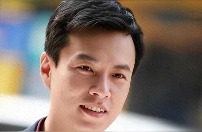 ​朱铁：因穷被女友嫌弃，一气之下娶普通女老师，如今过得咋样了？