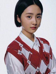 ​黄磊女儿拍时尚大片，气若幽兰，说不尽的温柔可人