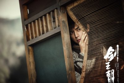 ​小说：小伙海外归来，救得两位美女，畅谈九州事