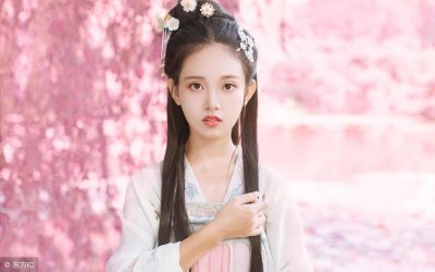 ​小说：他们明明是同时遇见小白蛇的，心机女却硬说小白蛇是她的