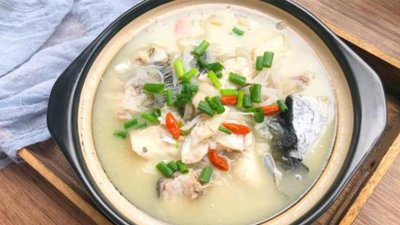 ​鱼头鱼骨汤：香醇又美味，老少皆宜，简单易做的家常菜