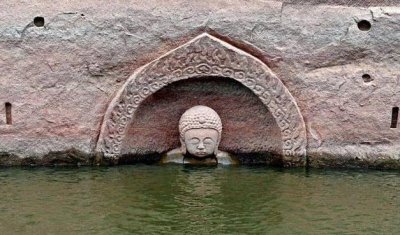 ​洪门水库水位下降之后，惊现600年历史佛像，来历成谜，令人不解