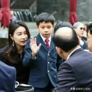 ​郭晶晶与霍启刚一共育有三个儿女婆家财富无数