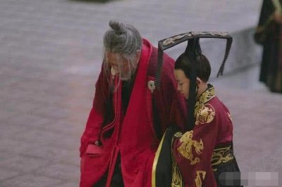 ​群雄并起的三国时代，和孔明一样聪明的司马仲达，夺了曹魏的天下