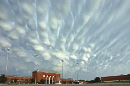 乳房云，你可能一辈子都难得一见