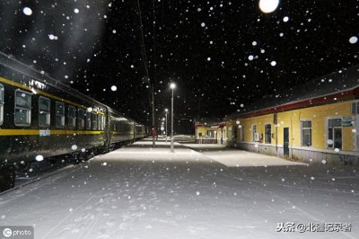 ​我国最北的绿皮火车：全程923公里运行22小时，十几分钟就停一站