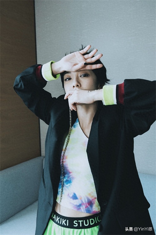 最新高清壁纸 可爱 漂亮郭采洁 时尚写真精选图集