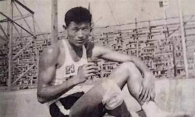 ​体育名嘴傅达仁，安乐死的全过程爆出，躺在儿子怀中离世