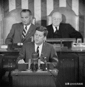 ​人类历史上第一次载人登月的全过程