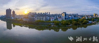 ​夷陵：璀璨明珠小溪塔 城水相依景如画