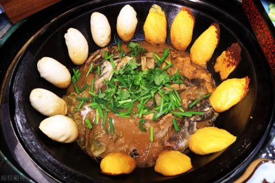 ​垂涎欲滴的鱼锅饼子